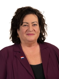 Caroline van der Plas